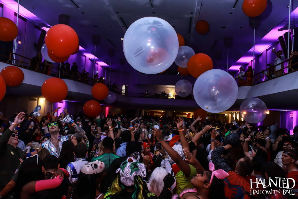 Halloween costume contest in Chicago
