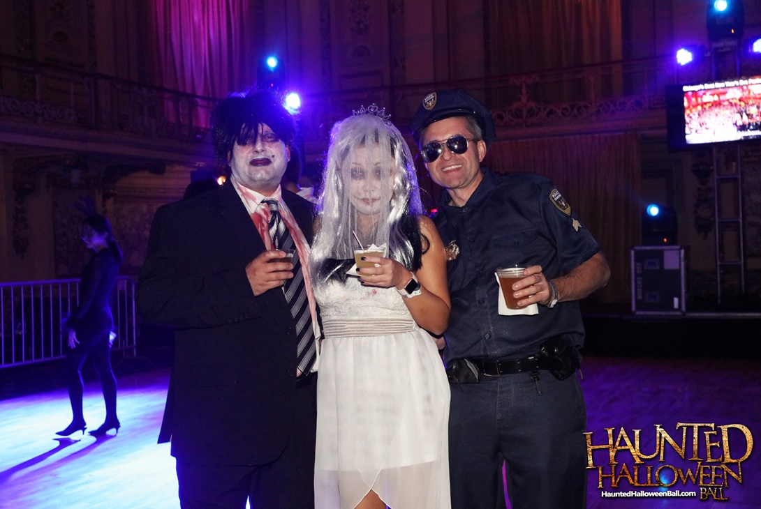 Halloween costume party aboard a Chicago yacht cruise