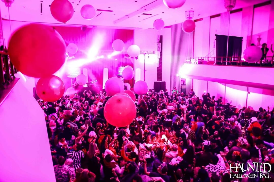Where to Dine and What to Eat Before the Halloween Party in Chicago