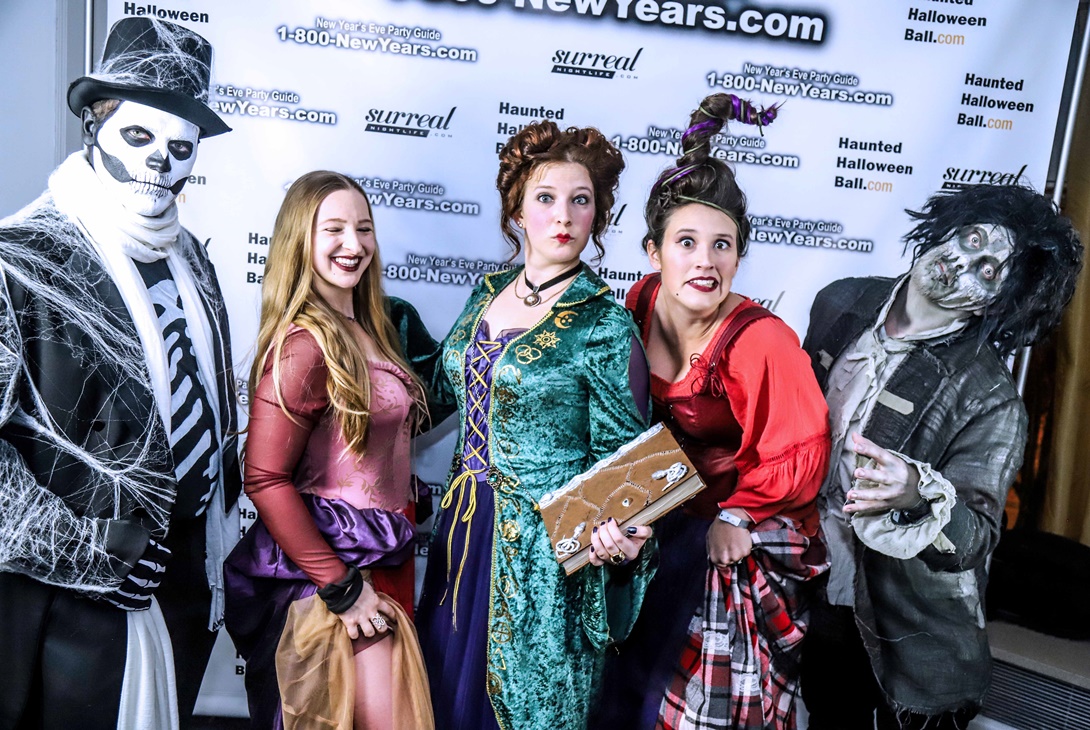 Frightening costumed characters at a top Chicago haunted house