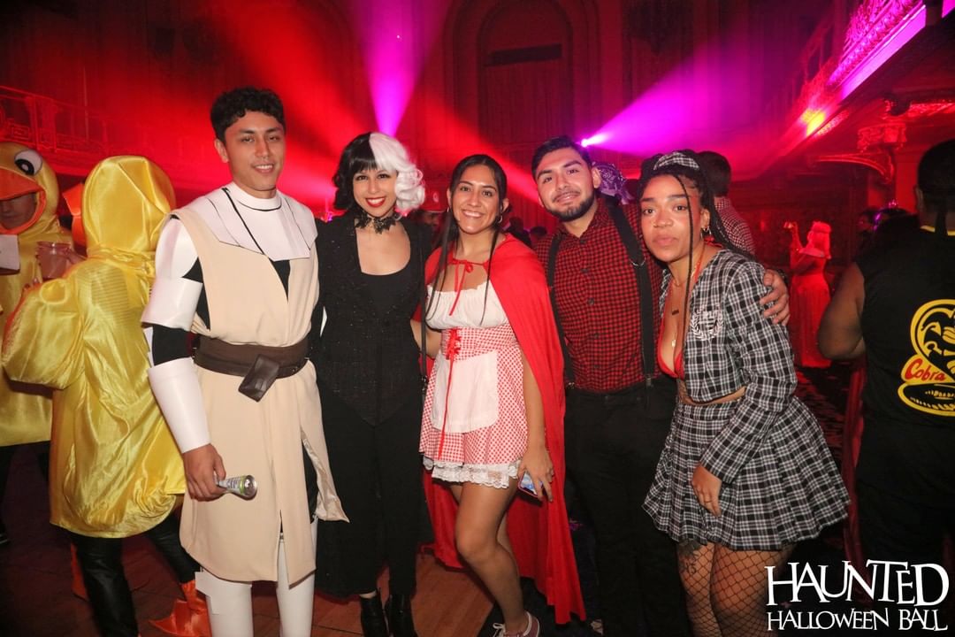 Cruella de Vil Halloween costume idea