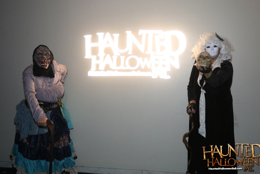 Popular Halloween costume idea at a Chicago party