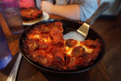 Pequod&rsquo;s Pizza